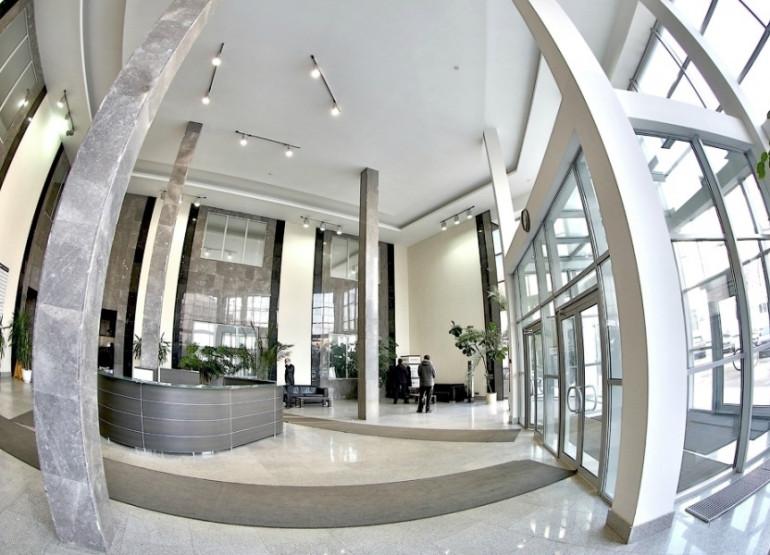 Южный Порт: Вид входной группы внутри зданий